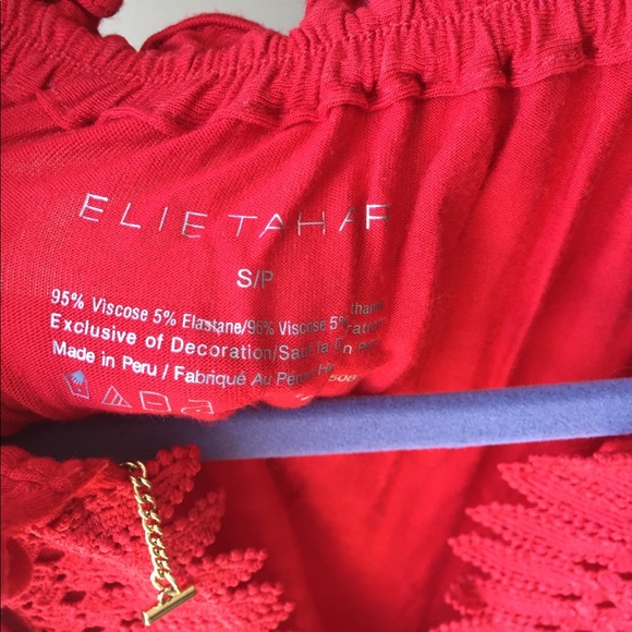 Gorgeous Elie Tahari red top w/gold chain accent - Picture 2 of 4